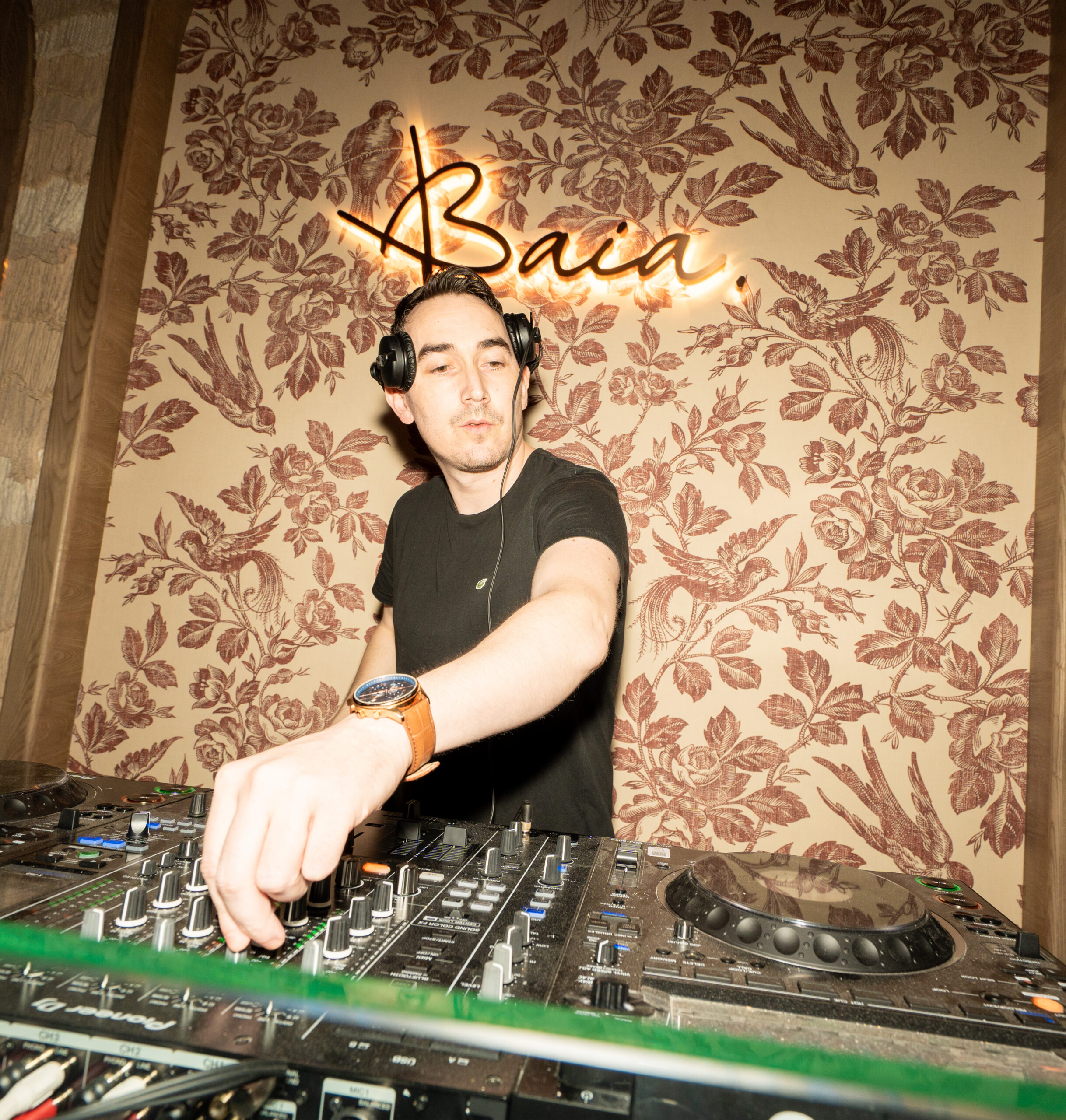 Italian Restaurant with DJ Bangkok | Baia Sukhumvit